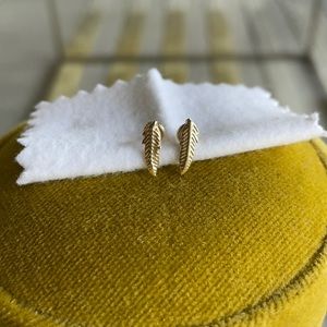 14k Gold Feather Stud Earrings